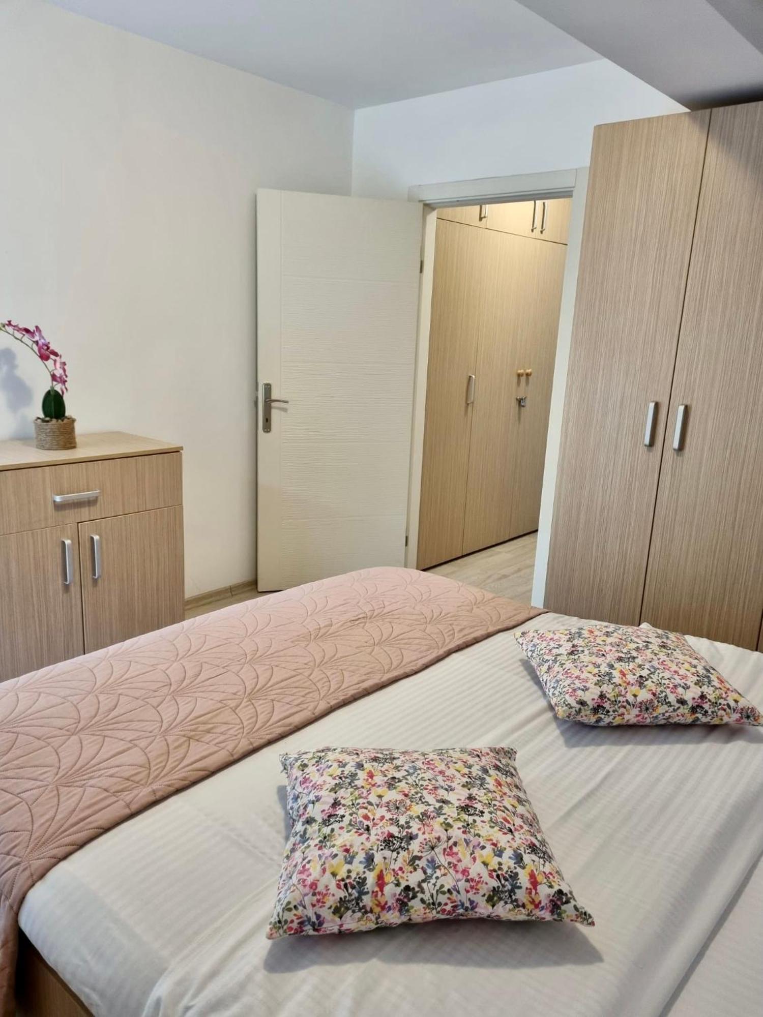 Fly Airport Residences & Therme-Self Check-In Otopeni Kültér fotó